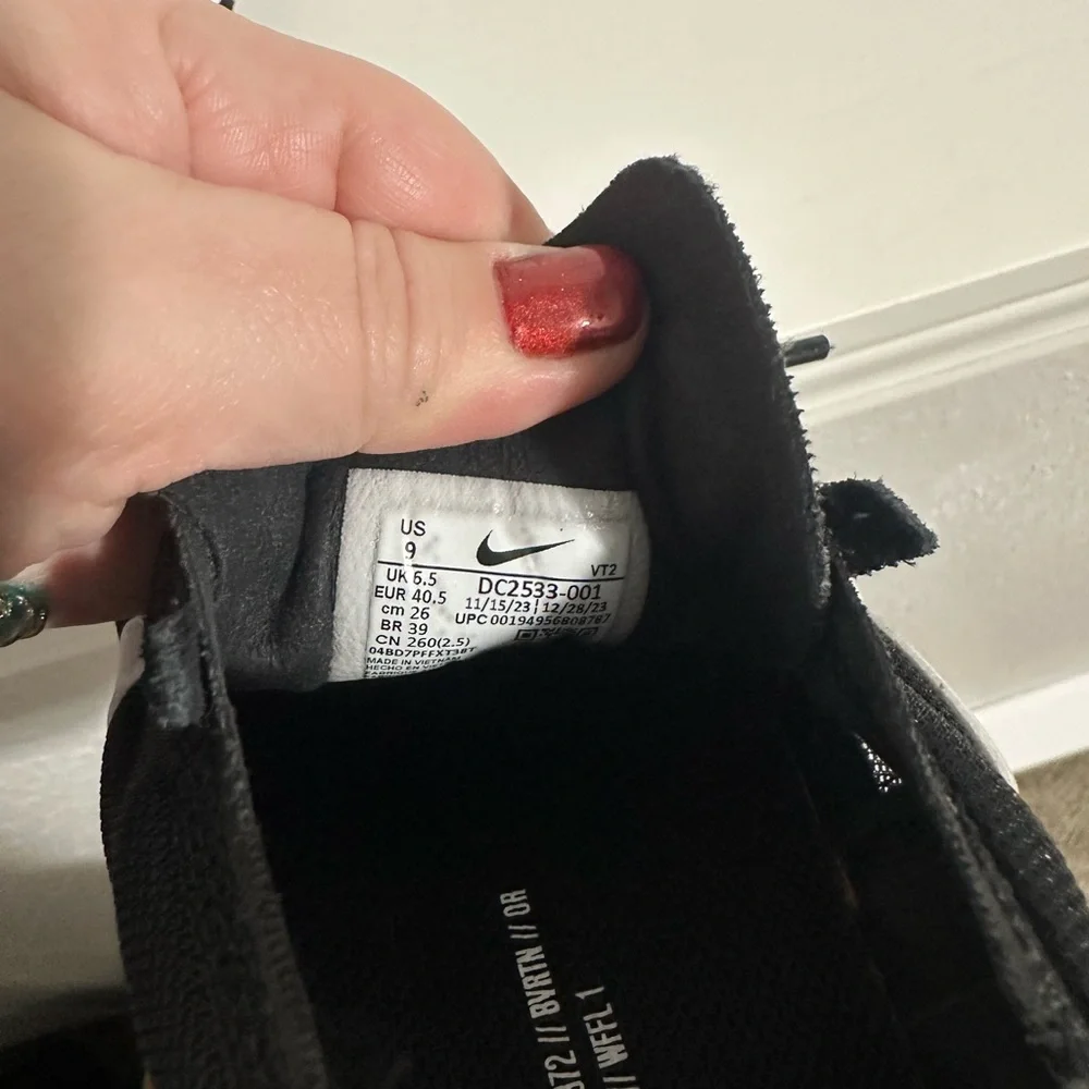 Women’s Nike Waffle Debut shoes - Picture 4 of 5